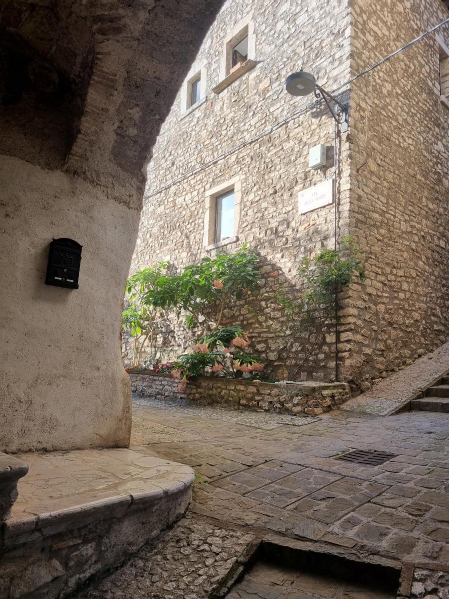 Cuore Del Castello Arrone Buitenkant foto